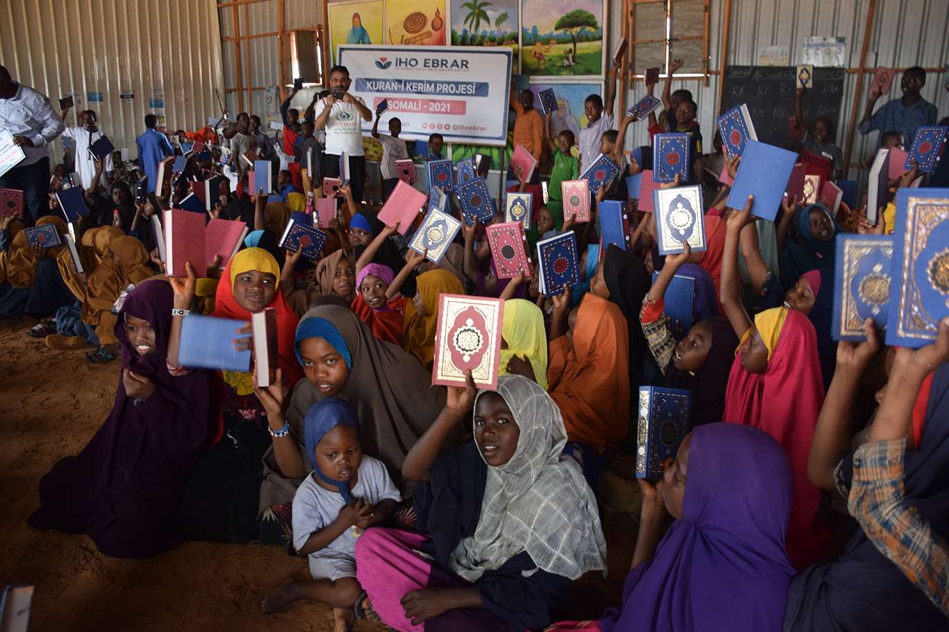 IHO EBRAR Somali'de Kur'an-ı Kerim dağıtımı gerçekleştirdi